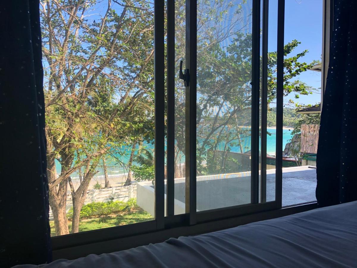פוארטו גאלרה Amami Beachfront Villa With Private Beach מראה חיצוני תמונה