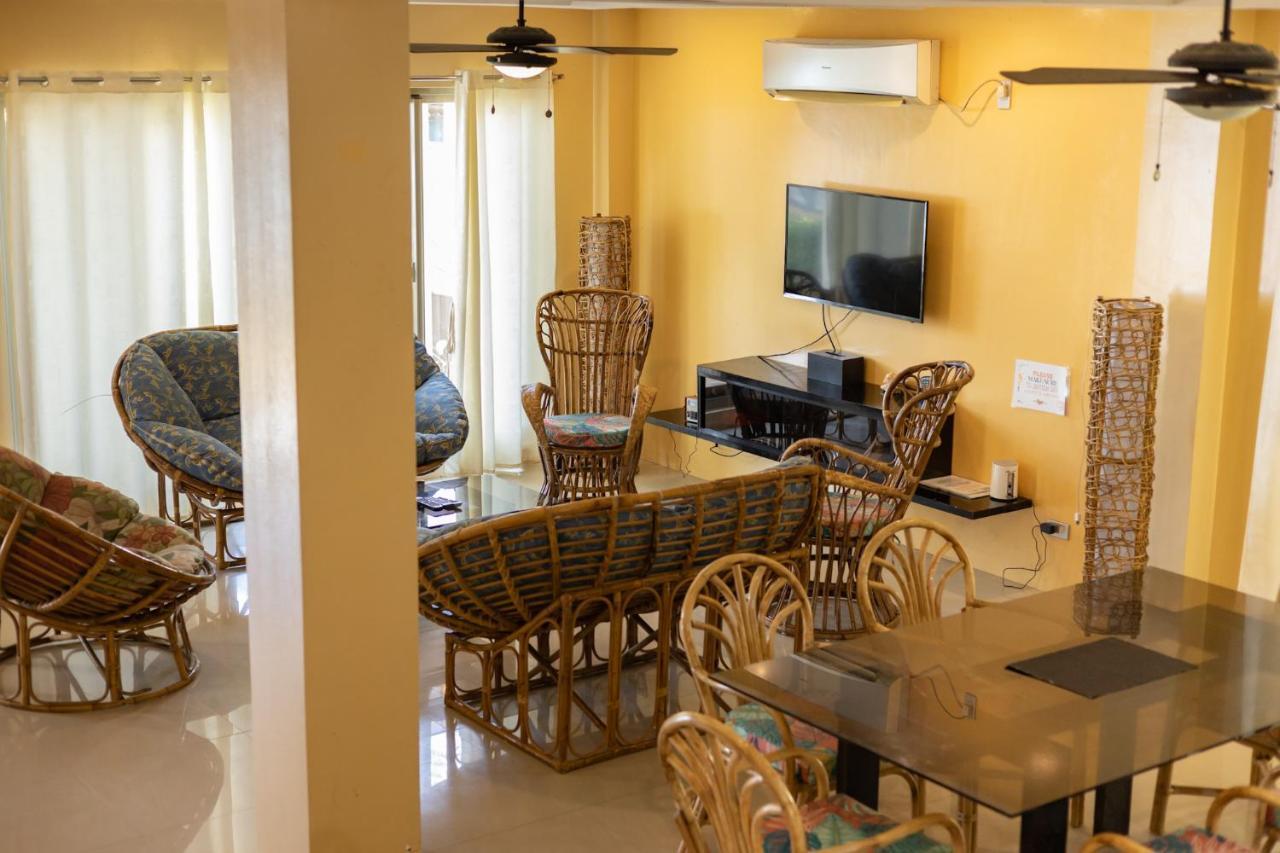 פוארטו גאלרה Amami Beachfront Villa With Private Beach מראה חיצוני תמונה